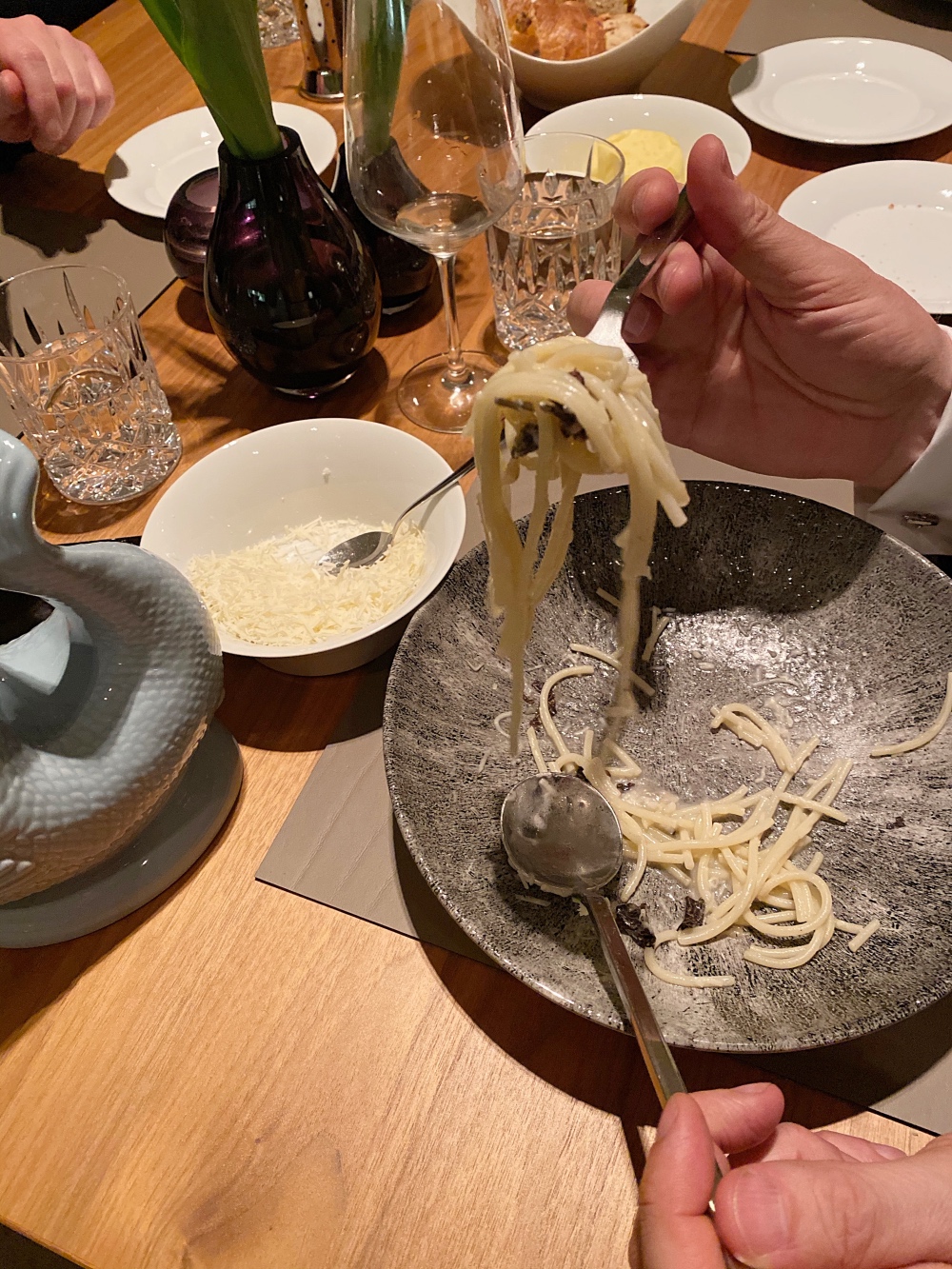 Trüffel-Spaghetti: Glückliche Gäste! Alles ist alle!